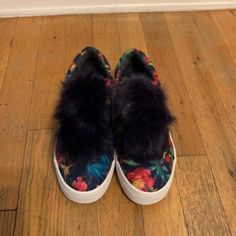 Sam Edelman Leya PomPom Sneaker